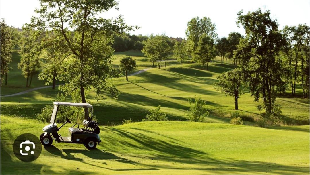 Estancia Con Jardin Entre Golf Y Monte - Cerca Logrono Sojuela Exterior photo