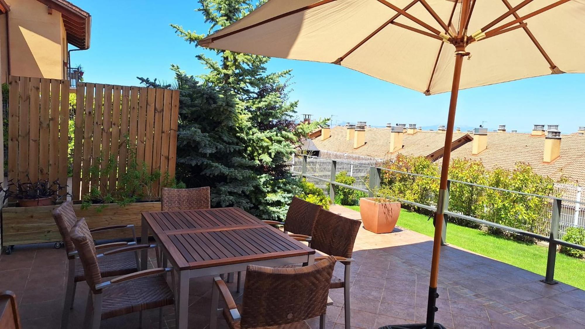 Estancia Con Jardin Entre Golf Y Monte - Cerca Logrono Sojuela Exterior photo